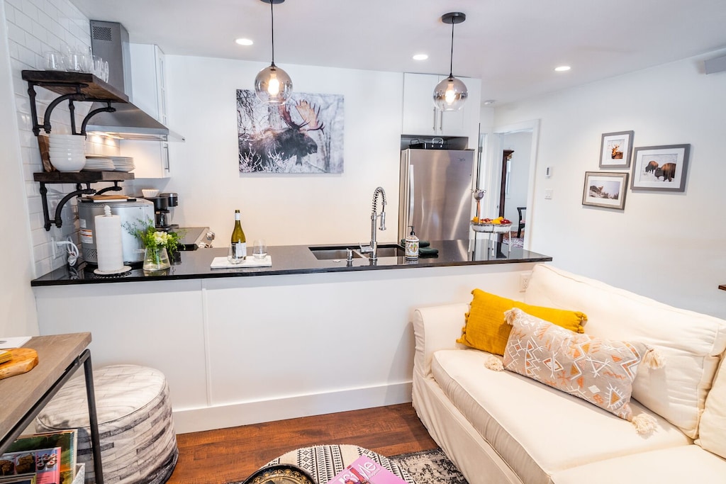 Living Room / Kitchen