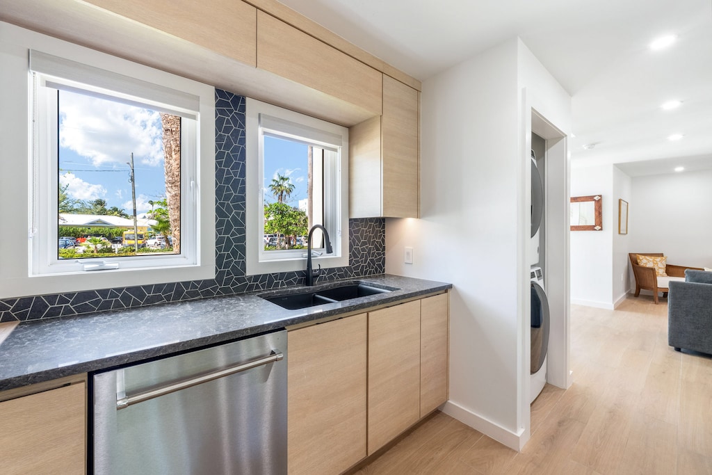 All cookware, dishes, glassware, and cutlery come provided.