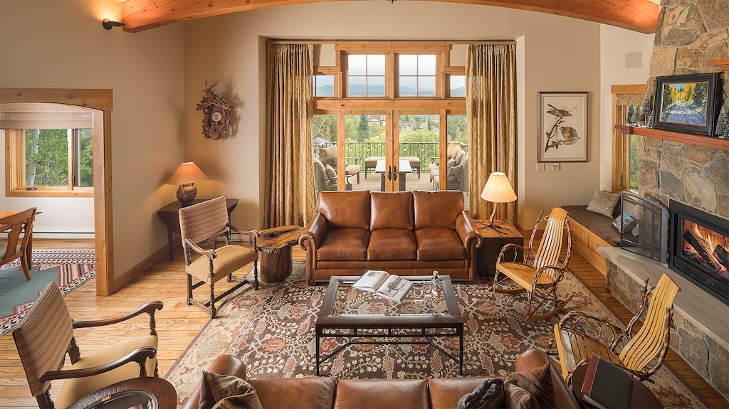 Living Room, Main Level