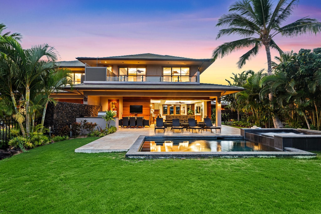 Lush gardens, glowing skies, and golf course views set the scene for unforgettable evenings.