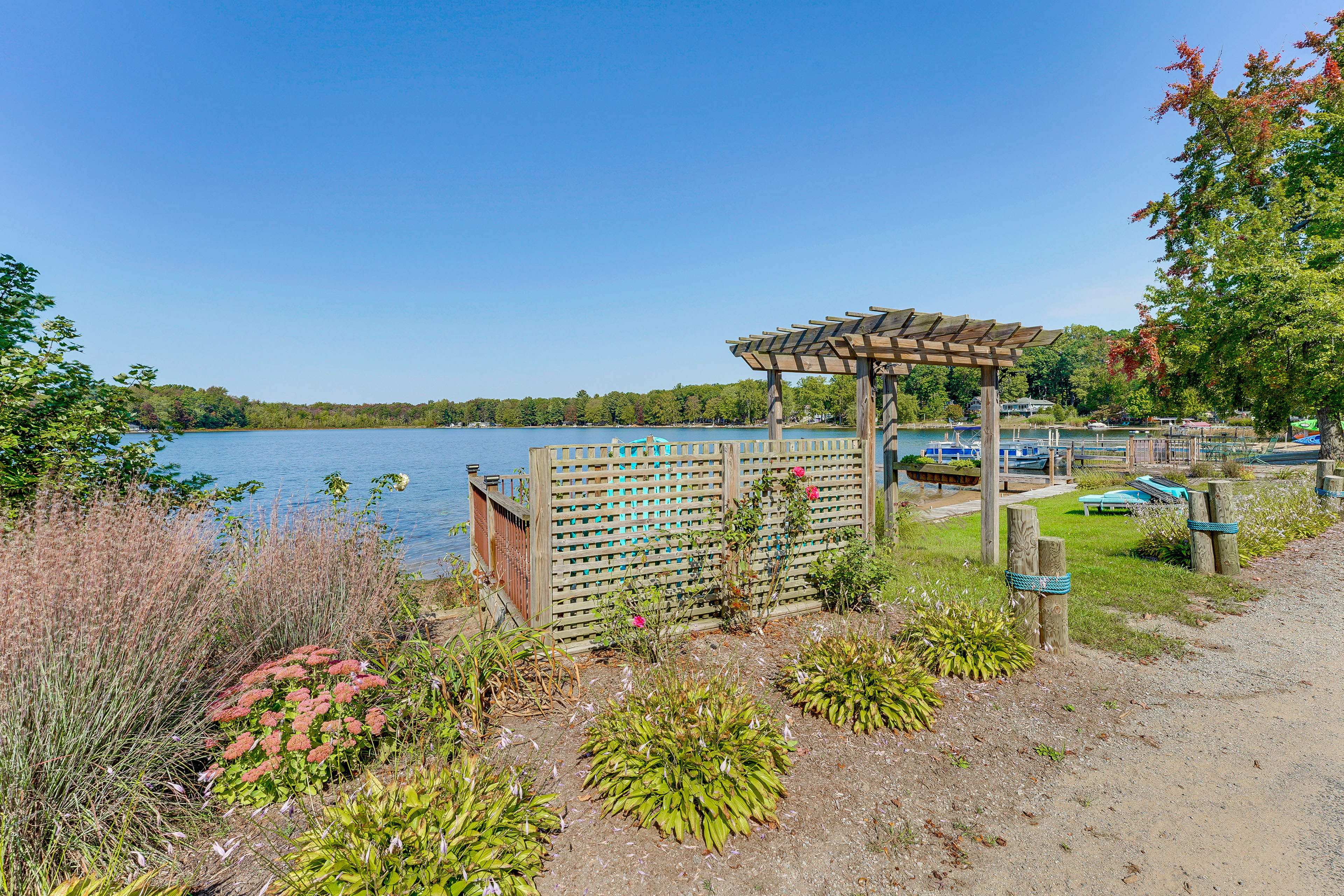 13 Mi to South Haven: Lakefront Retreat w/ Dock!