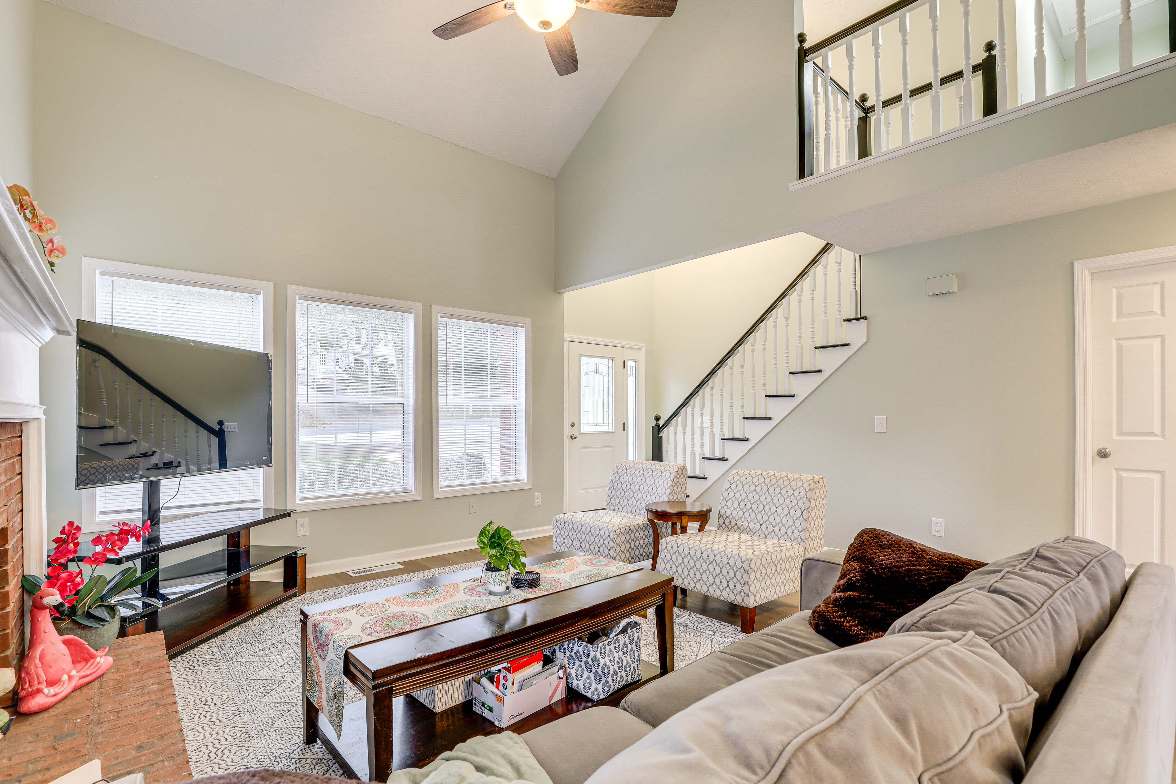 Hike, Golf, Explore: Home 10 Mi to Lake Lanier!