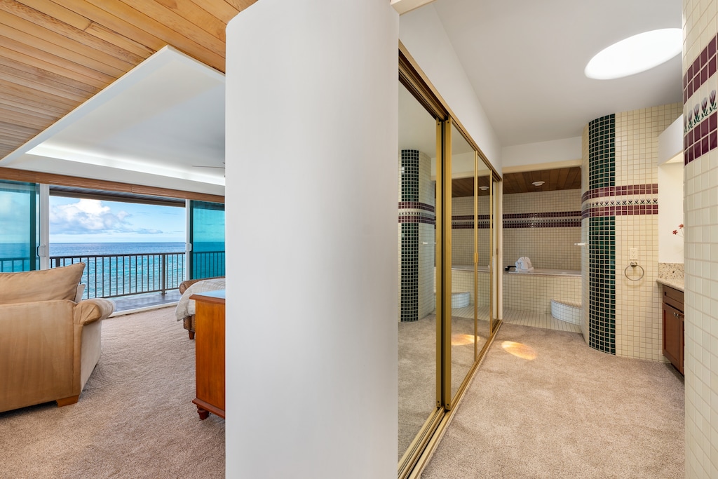 Master Suite / Bath