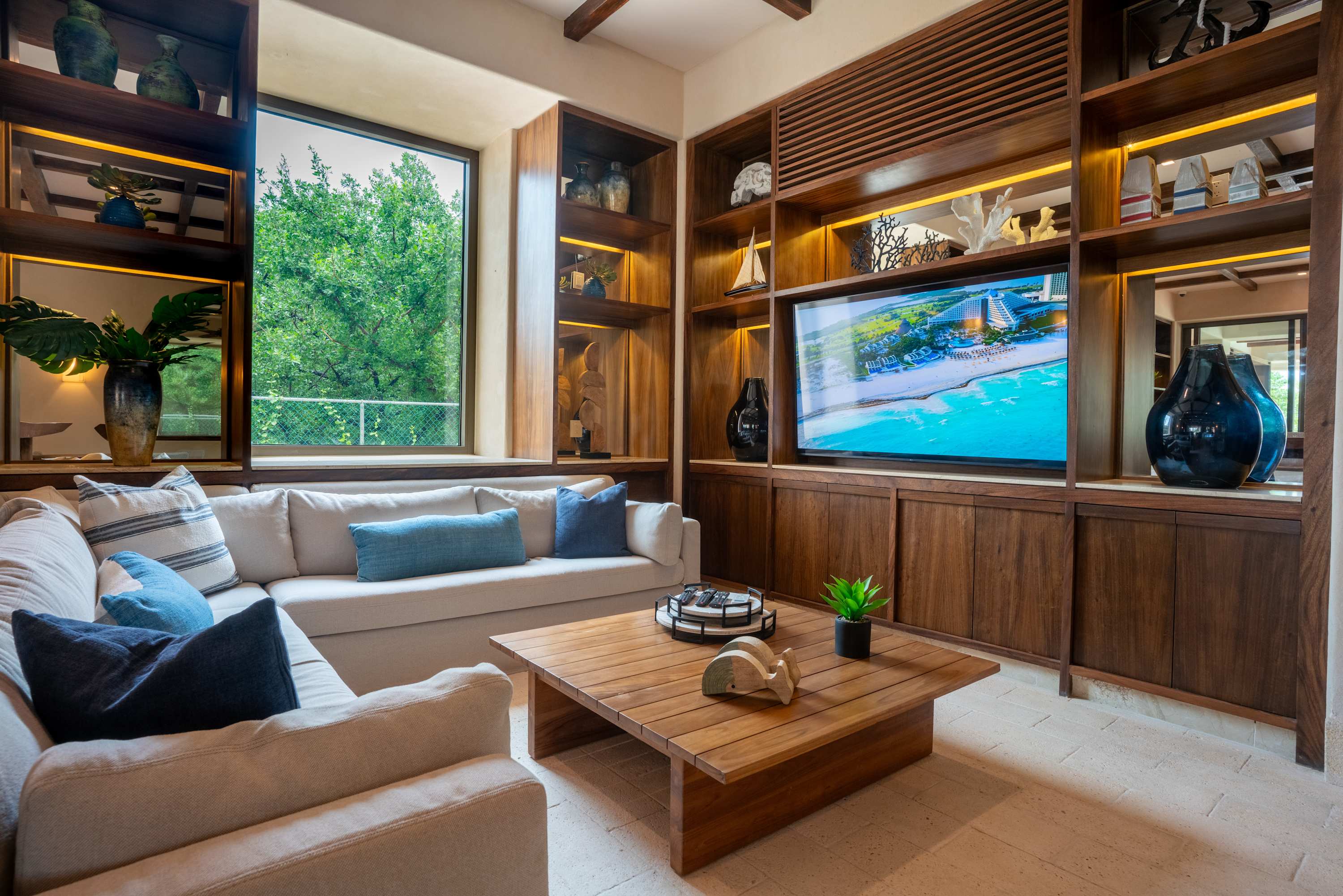 Beachfront Family Retreat - Peace & Comfort Beachfront Family Retreat - Peace & Comfort