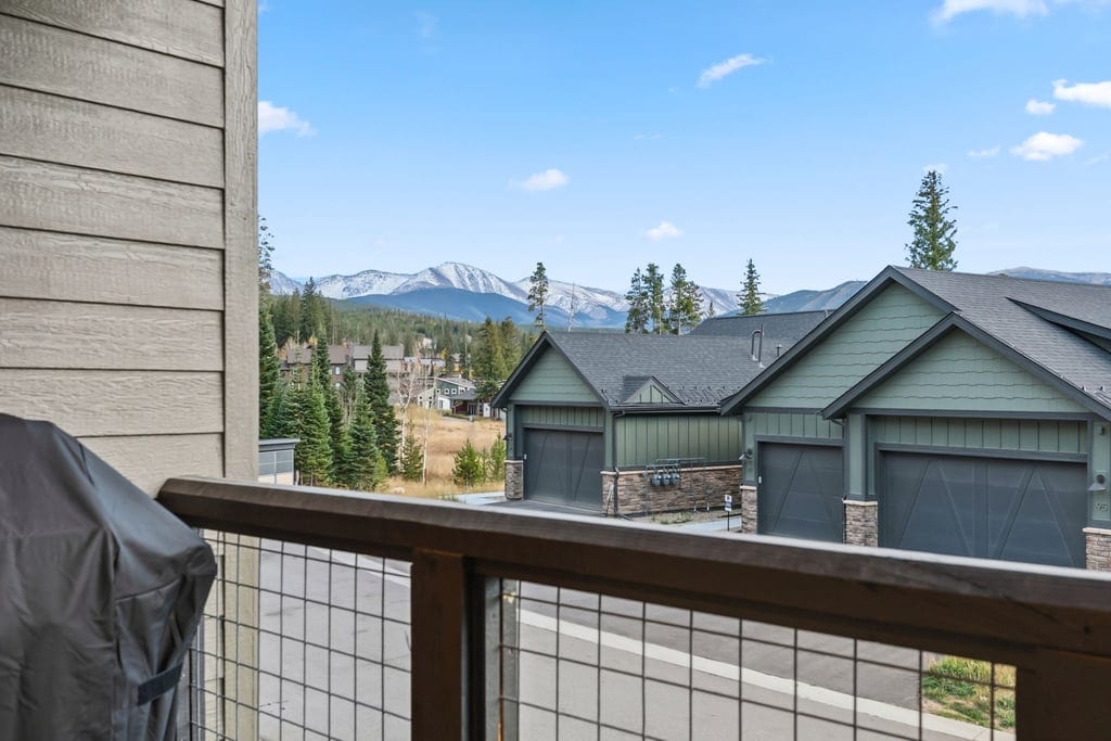 SWP 106 Homestead Loop private deck view