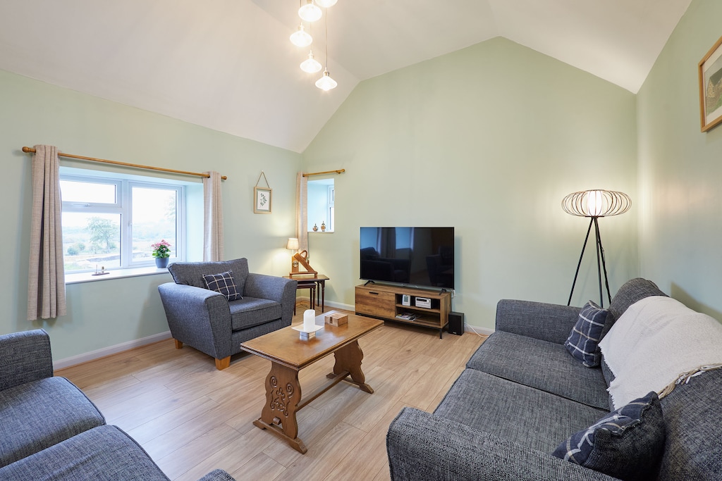 The Byres, Dipton - Host & Stay