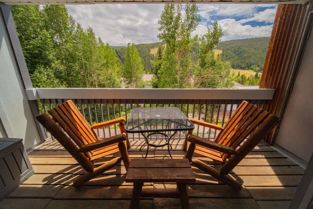 Private upper level balcony #fall