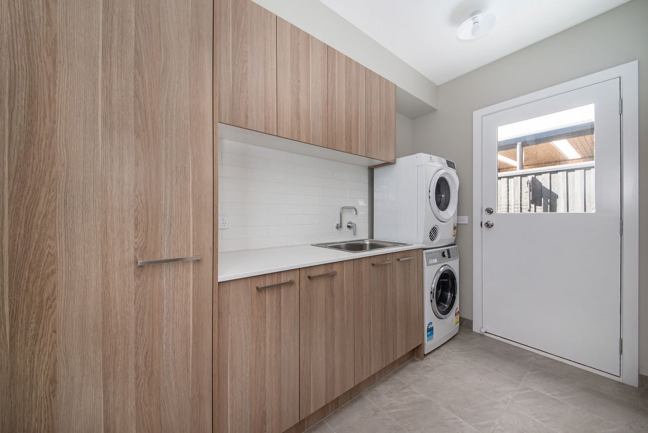 The Peninsula Pearl Luxury Retreat with Heated Pool The Peninsula Pearl Luxury Retreat with Heated Pool