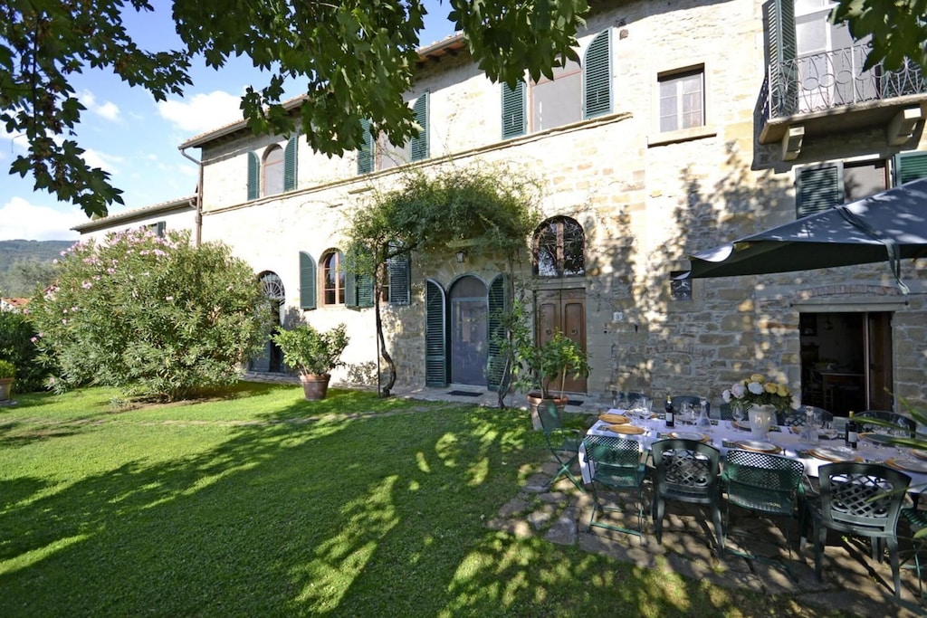 Outdoor view and main entrance