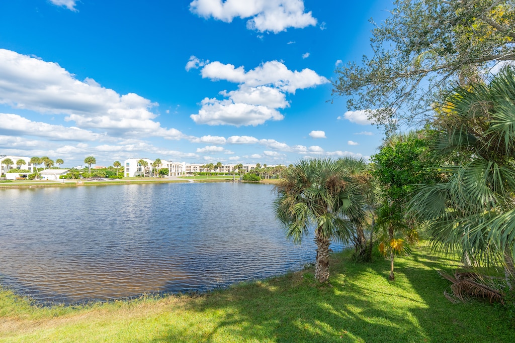 Stroll along the lake.