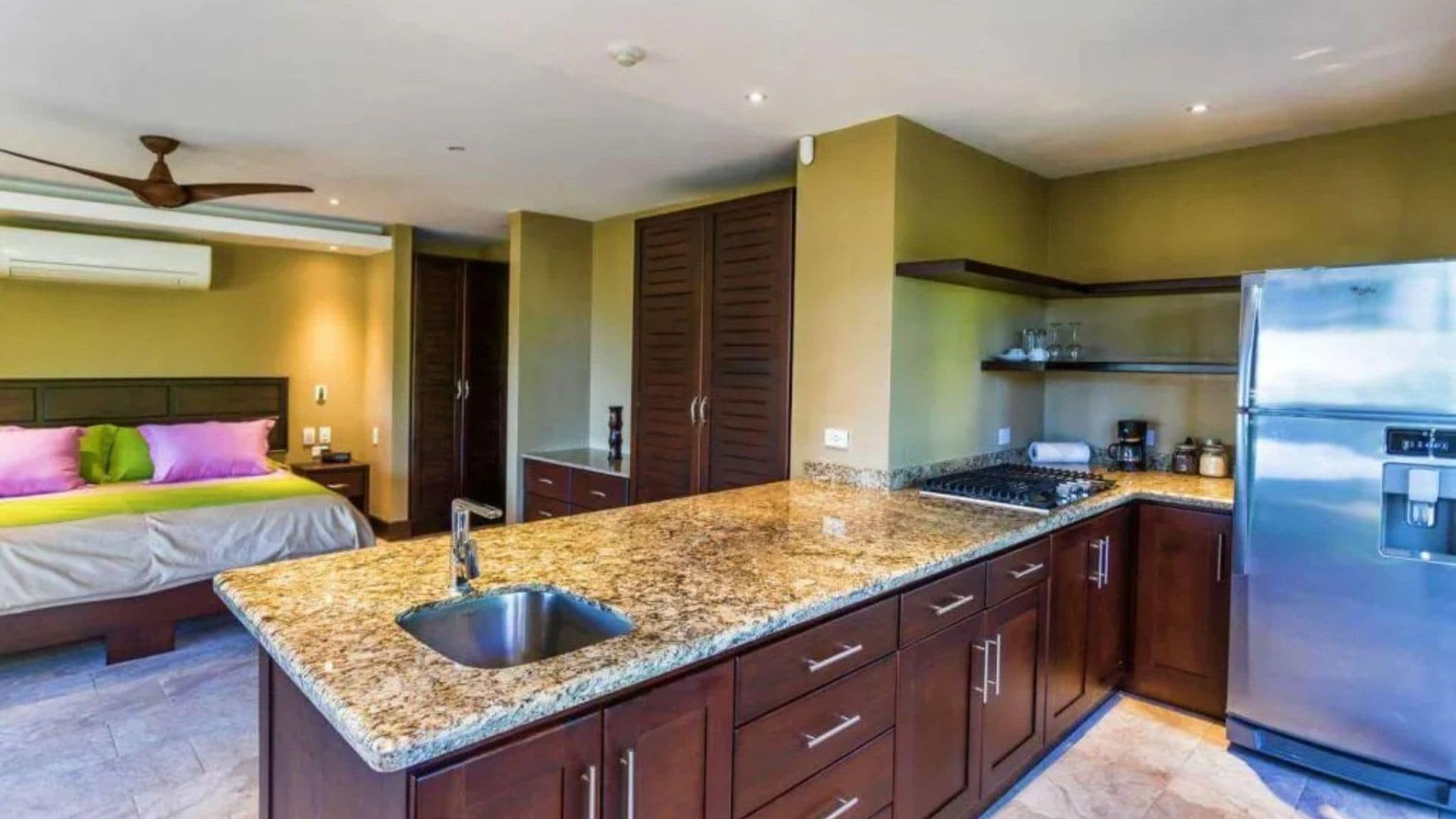 Tropical Paradise Overlooking Pacific Coast