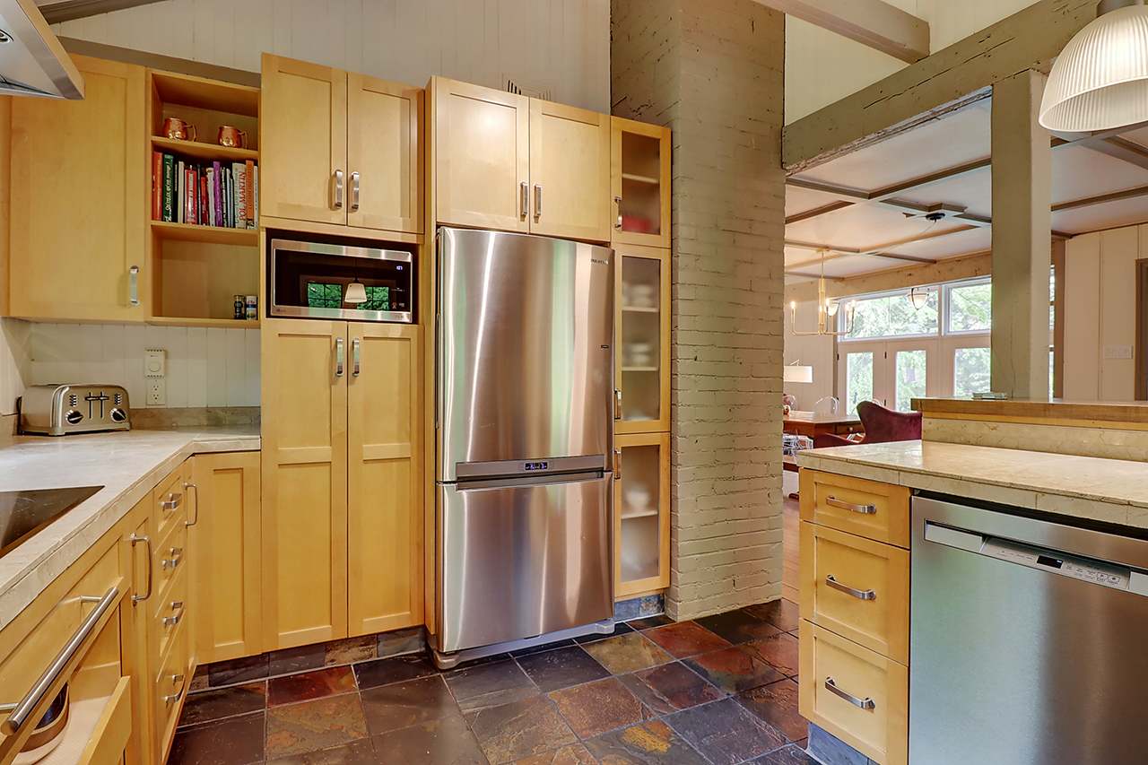 Luxury Chalet Austin: Hot Tub, Lake & Mountain View