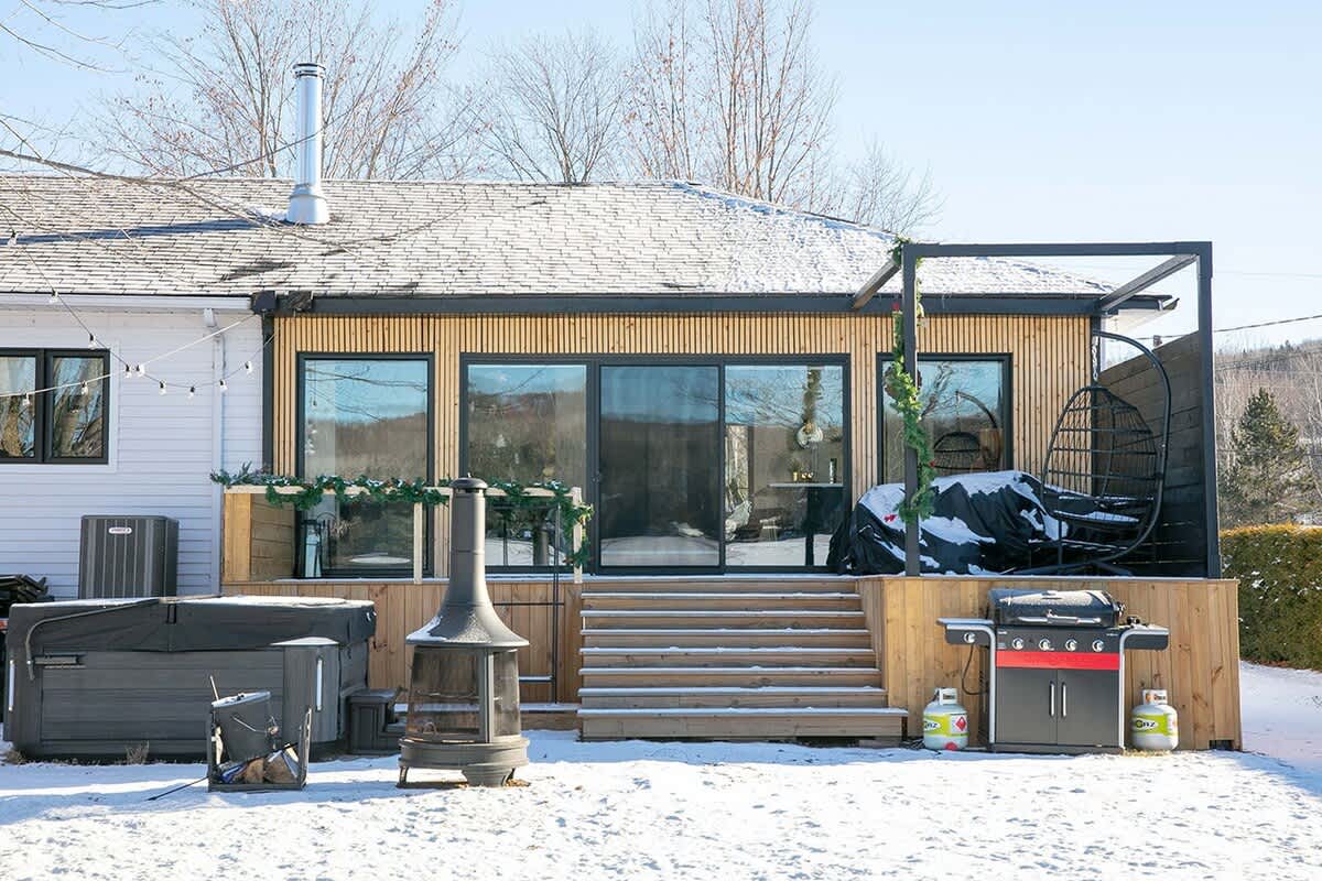 Edge of Lake Lovering - Spa - Chic Shack