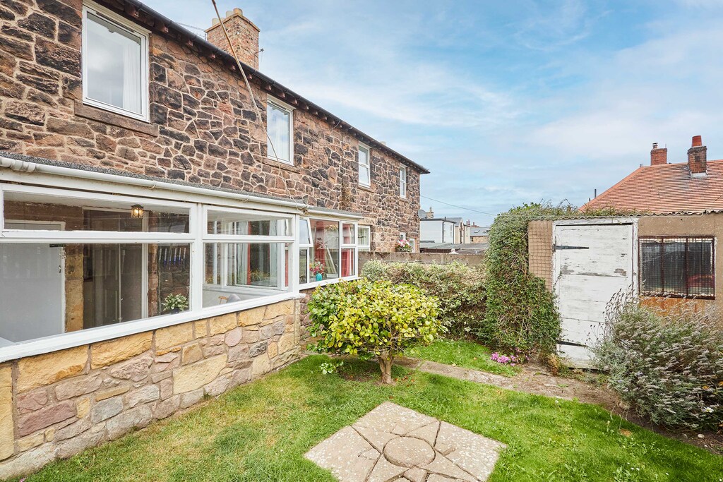 Highgarth, Seahouses - Host & Stay