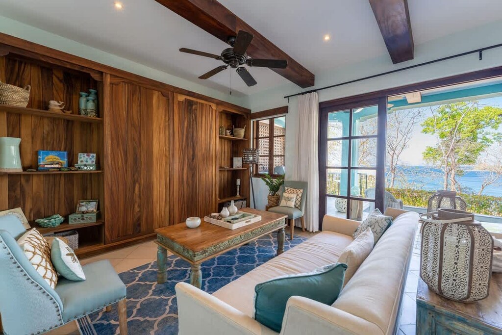Living area with spectacular ocean view