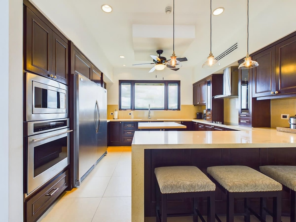 Kitchen area and breakfast bar