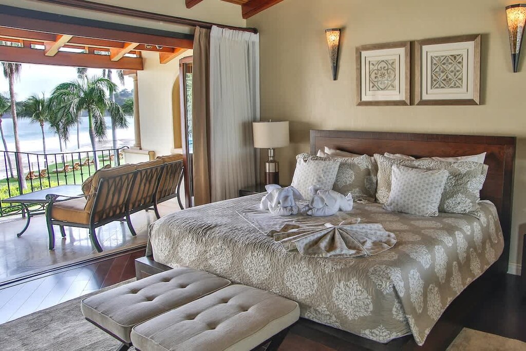 Master bedroom, ocean views, king bed, private bathroom, access to private balcony
