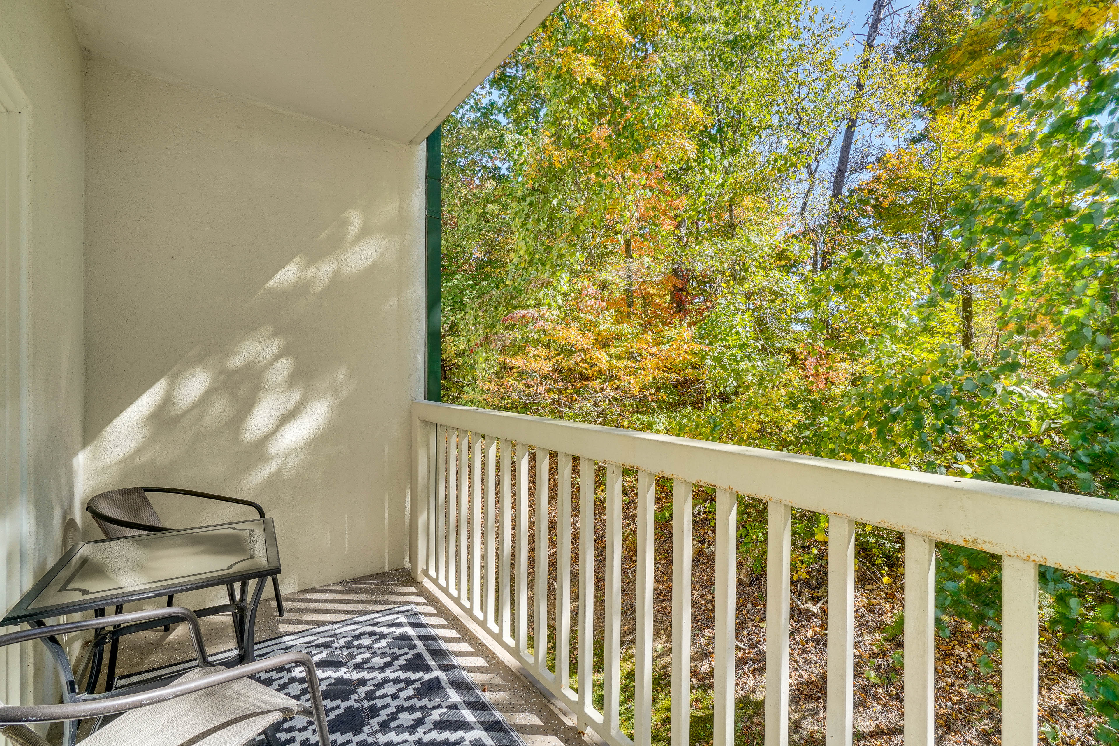 2 Mi to Dollywood! Golfview Resort Condo w/ Pools