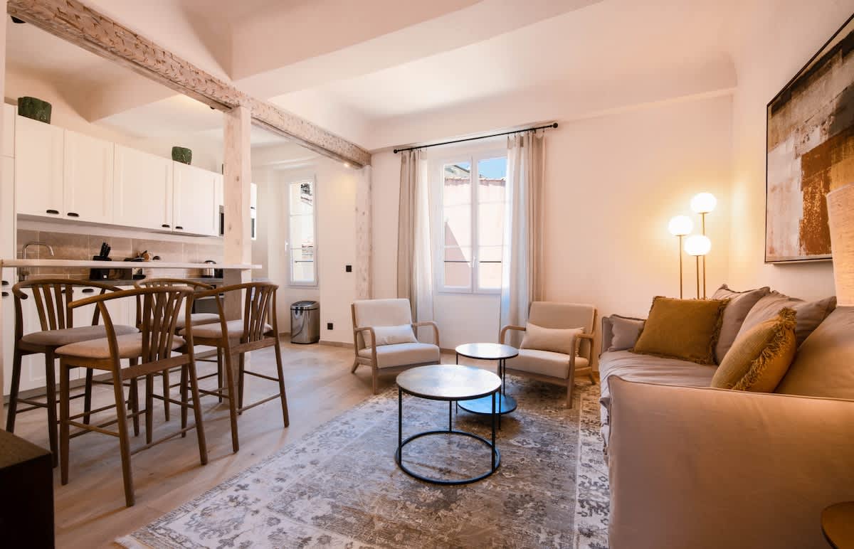 A Wonderful 2-BR next to the Senequier