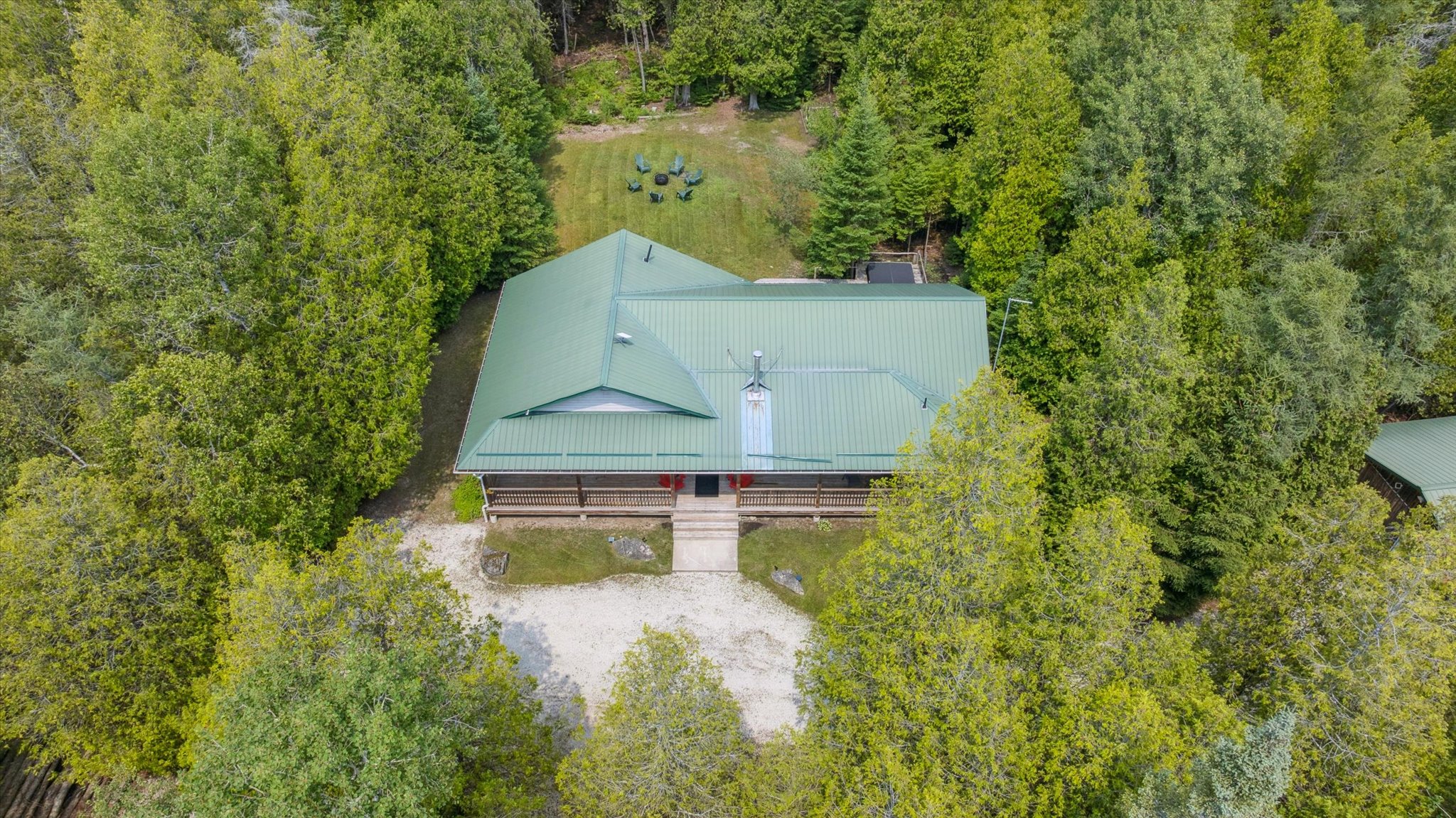 Stylish cottage near Lake Huron with Hot Tub