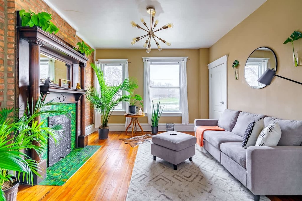 Family Friendly Vacation Rentals In Ohio Columbus
Our living room features wide space, comfortable sofas, eclectic decor, mixing different styles and eras for a unique and personalized space for your cozy & luxury experience!
