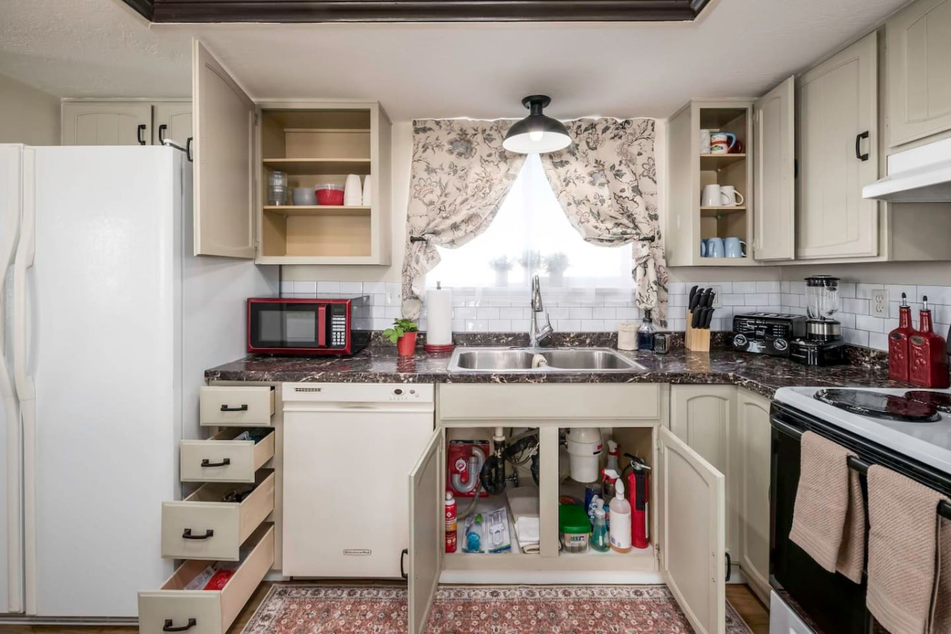 HawkHouse.Huddlstone