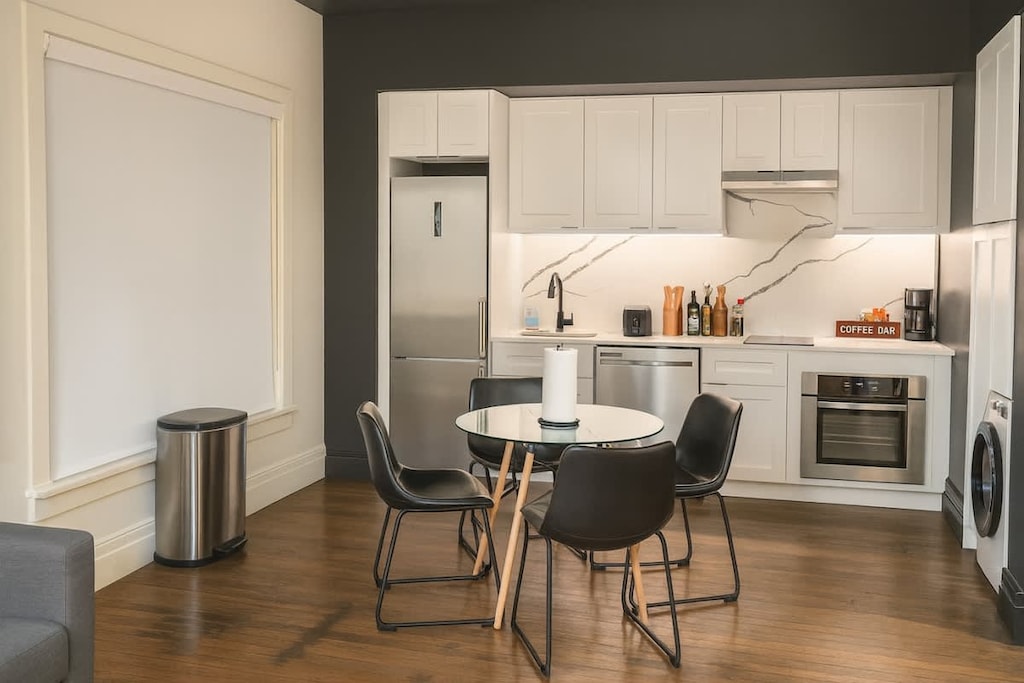 c952f5cb-c8c6-40fb-8e0f-12558b93c47f