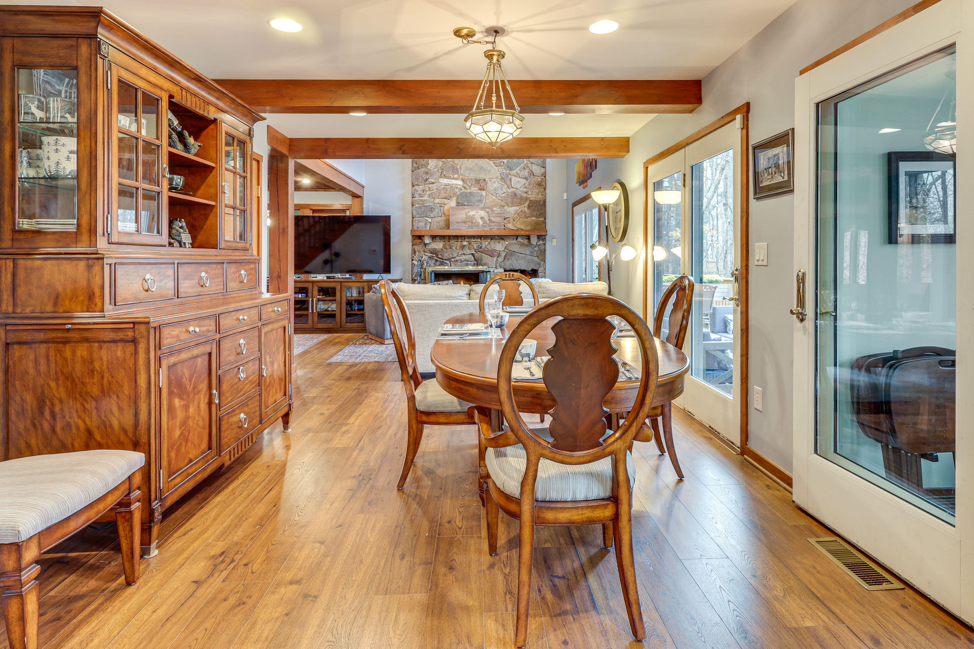 Grand Wintergreen Resort Home w/ Hot Tub!