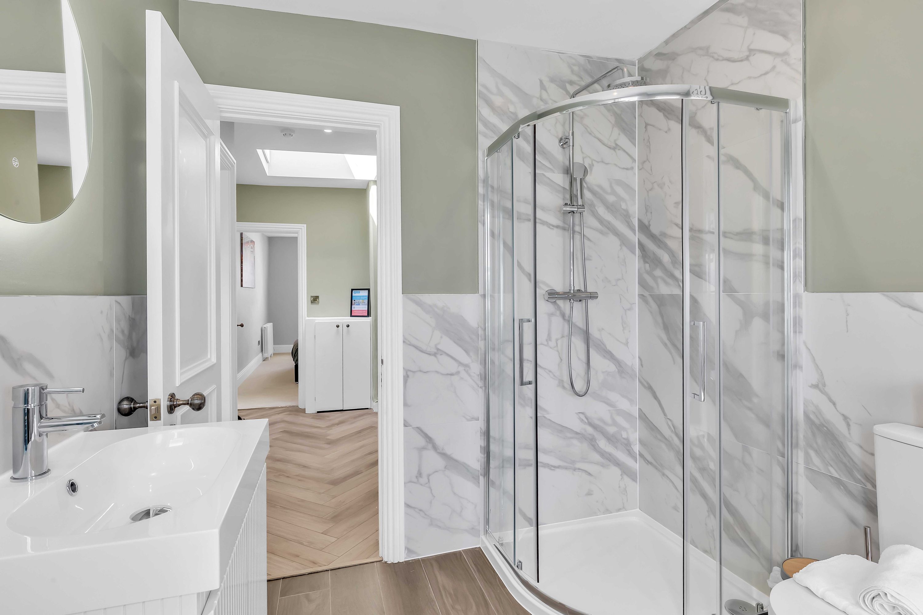 Hove Alone 5   Top Floor   By My Getaways