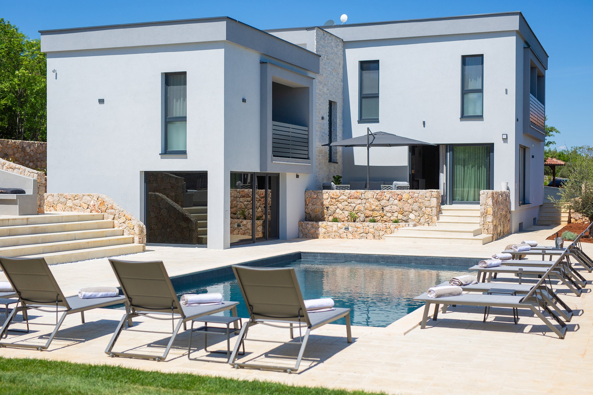 Luxury Villa Equinox with Heated Pool