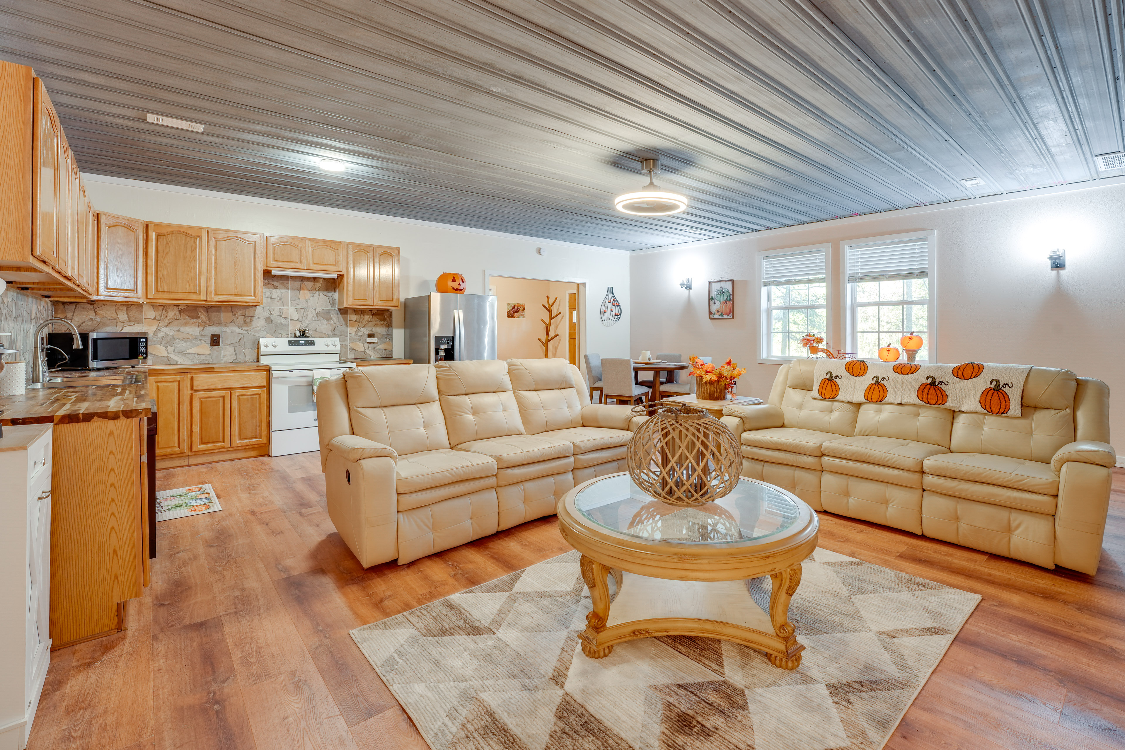 Cozy Couple’s Escape w/ Patio in Northwest Georgia