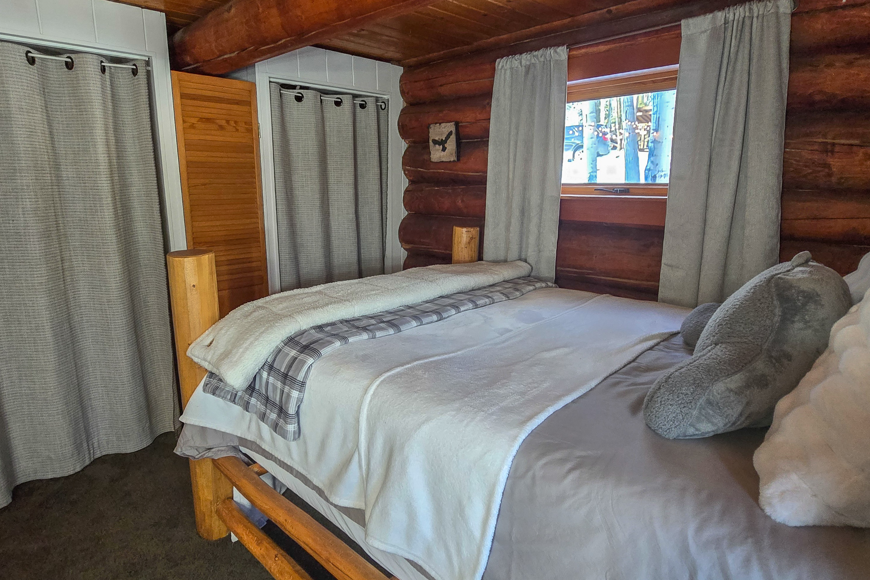 Explore Fairbanks! Authentic Log Cabin w/ Views