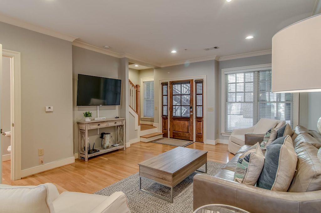 The West End Dreamer-large-004-15-4-1500x997-72dpi