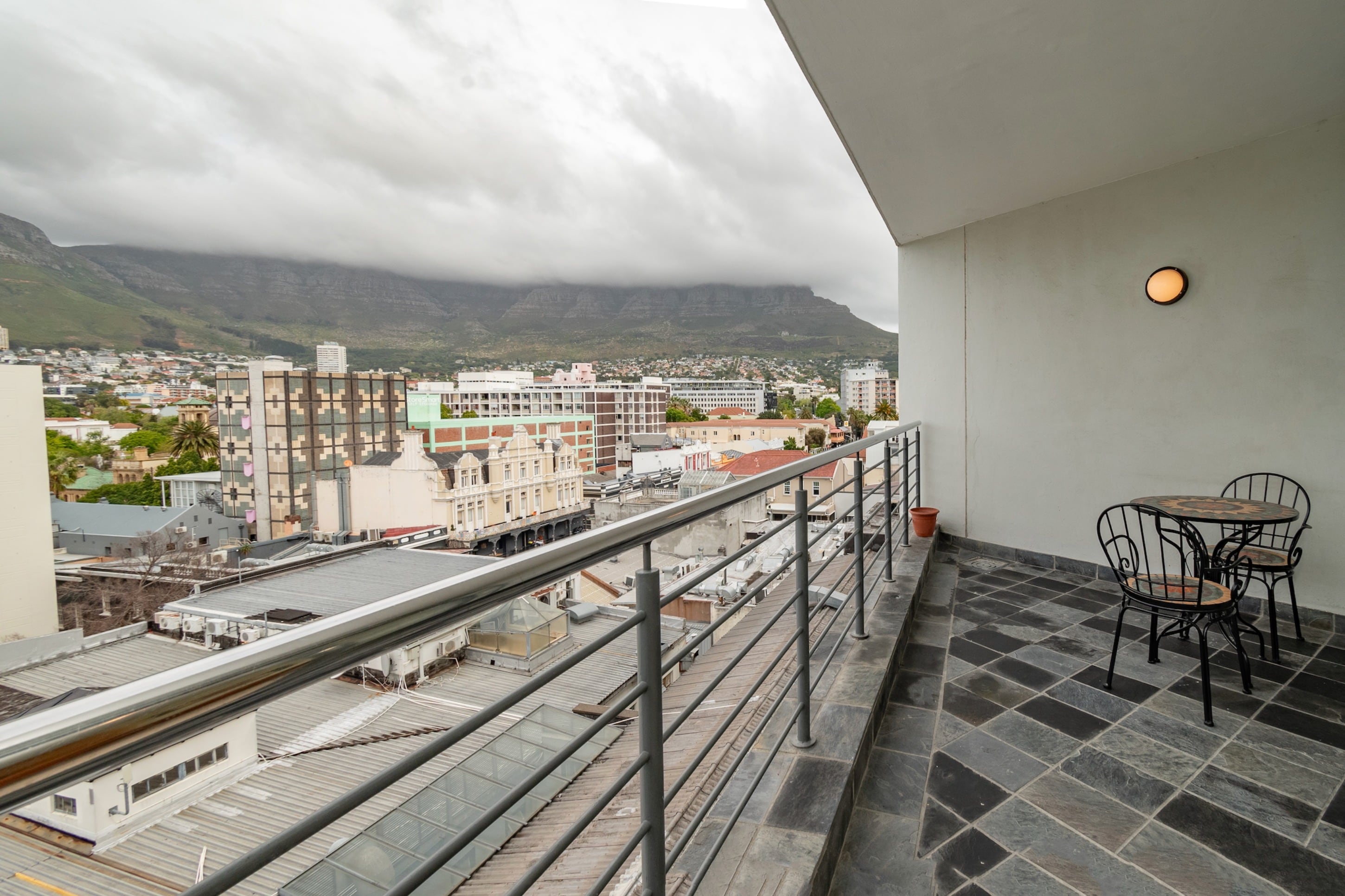 Modern Apartment in Heart of CBD