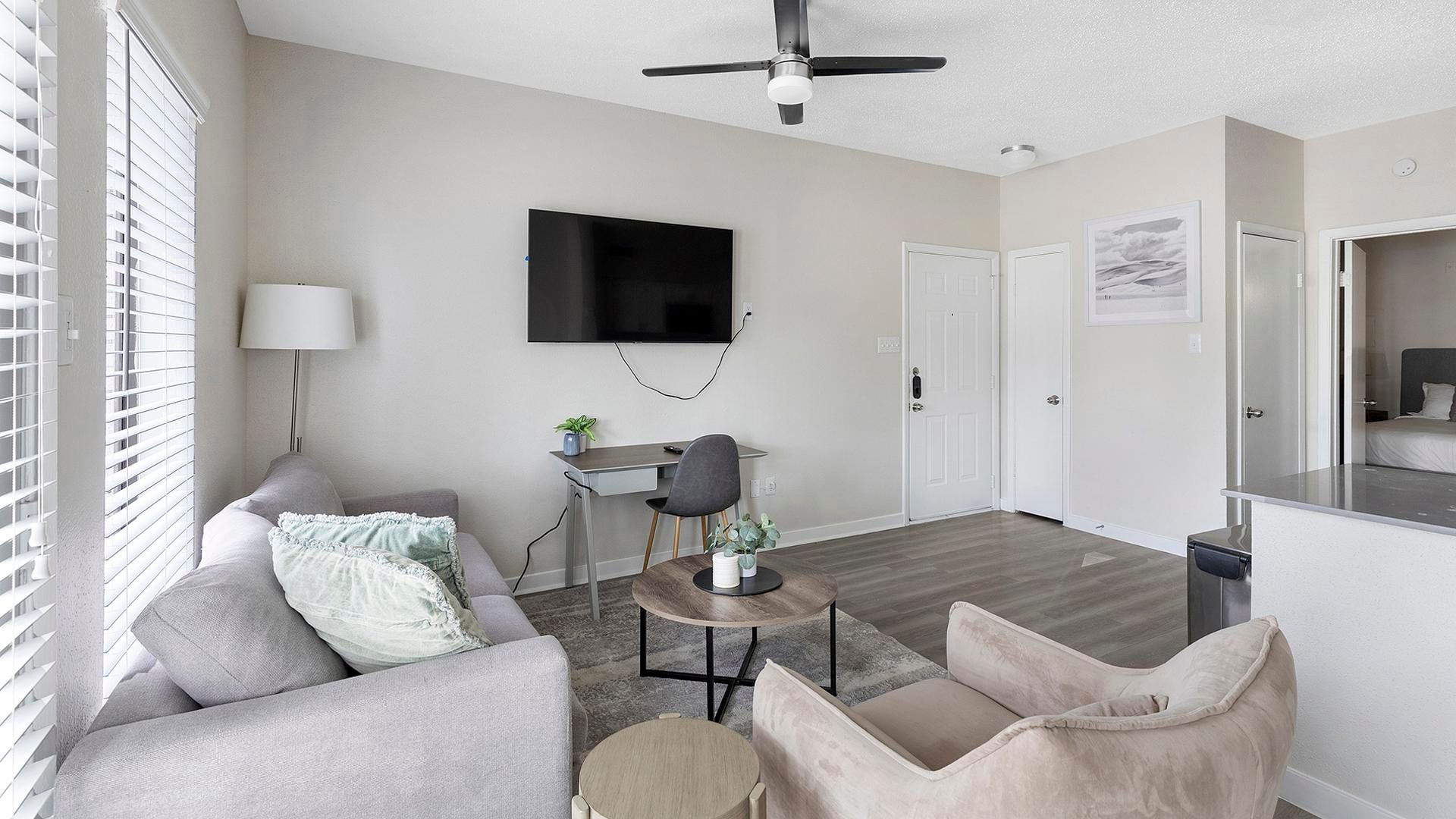 Incredible 1BD, Courtyard, Gym