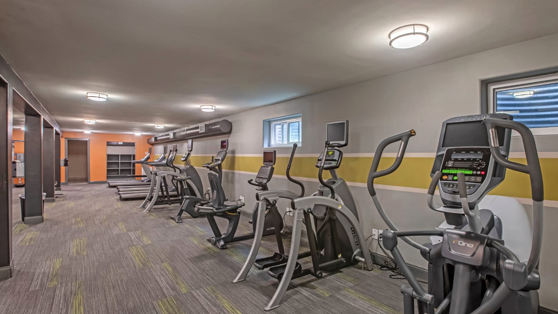 Spectacular 2BD, Clubhouse, Pool