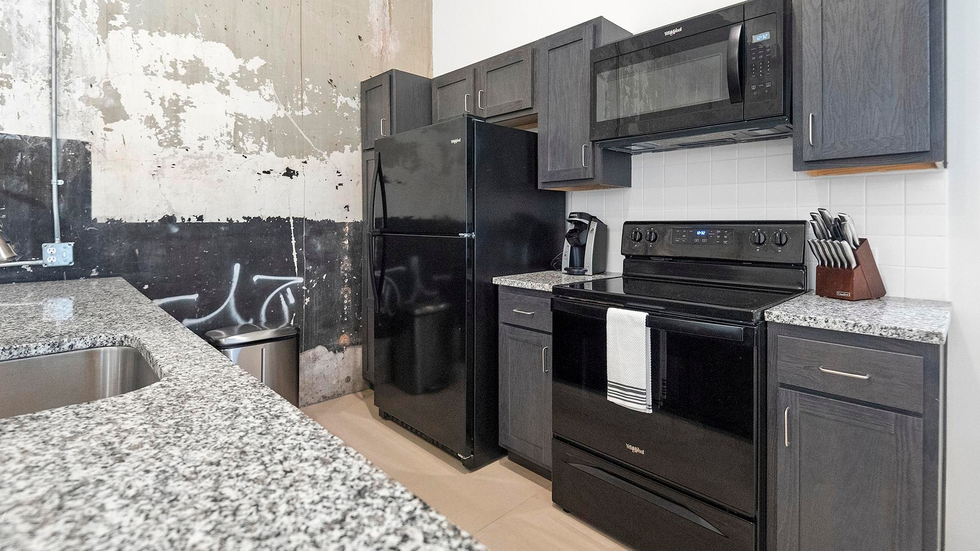 Stylish 1BD, Gym, Courtyard