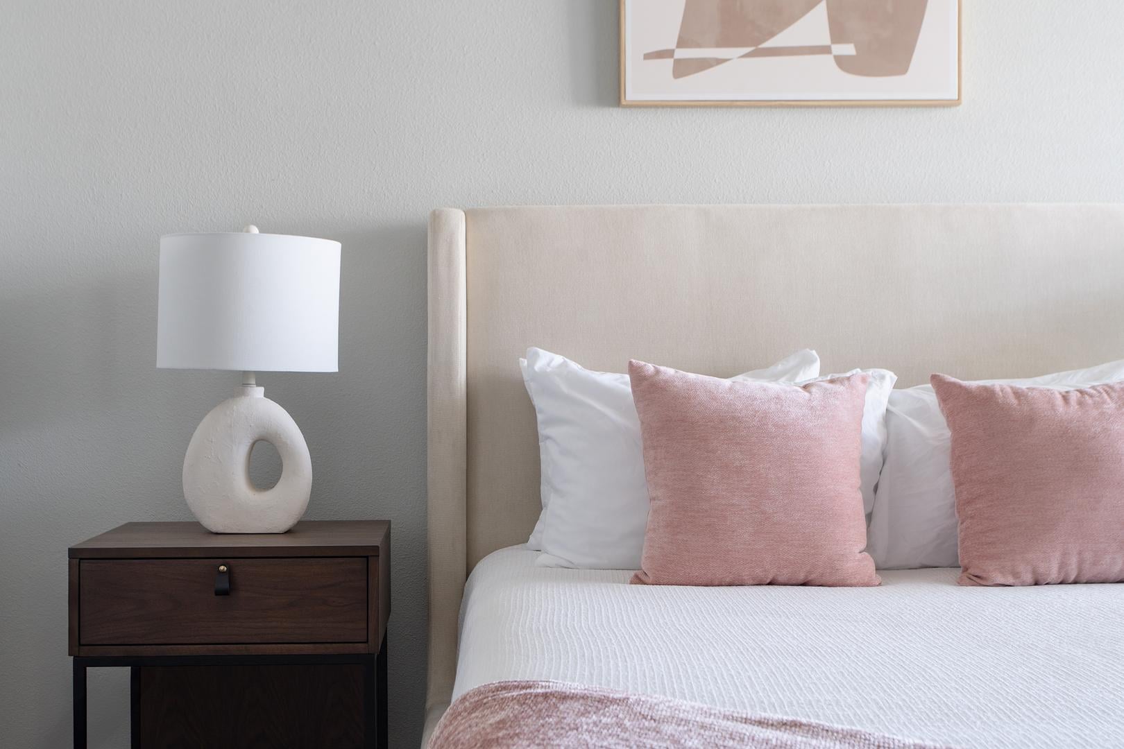 Stunning 2BD, Clubhouse, Yoga Studio