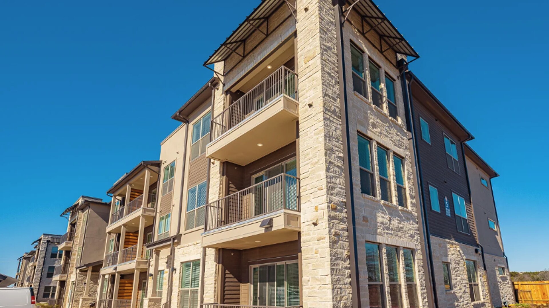 Stylish 1BD, Yoga Studio, Clubhouse