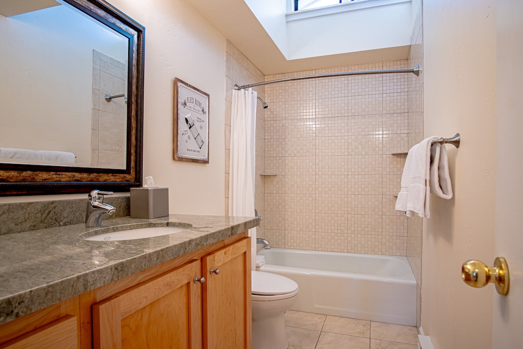 Bathroom with Shower/Tub Combo