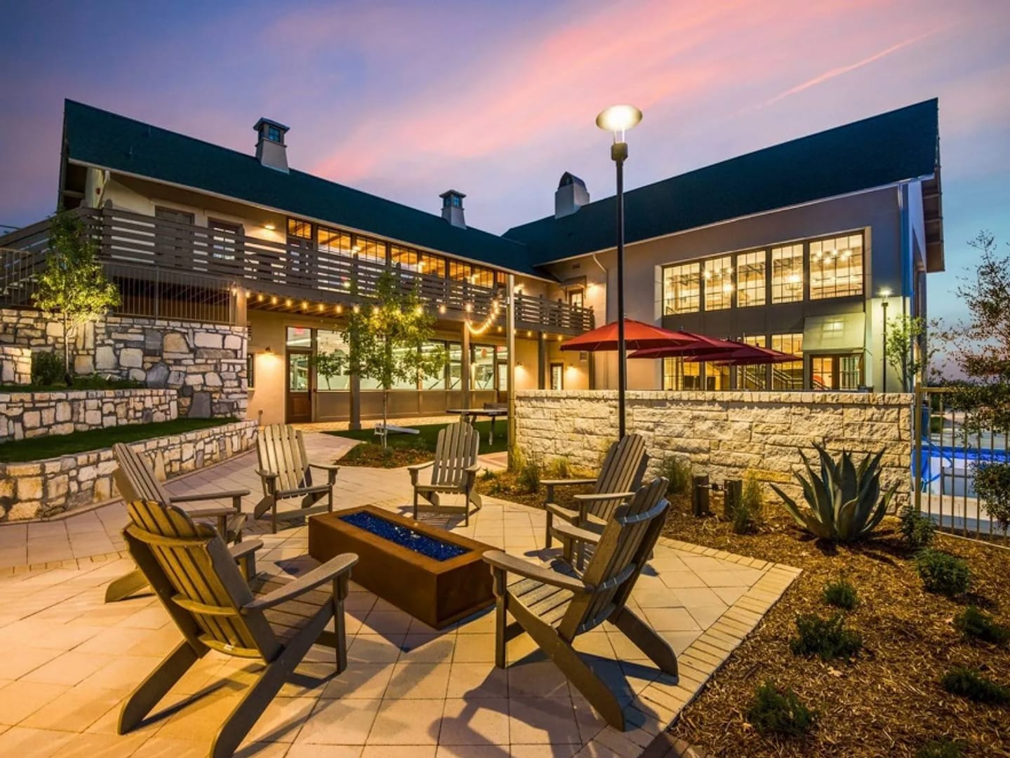 Beautiful 1BD, Pool, Clubhouse Beautiful 1BD, Pool, Clubhouse