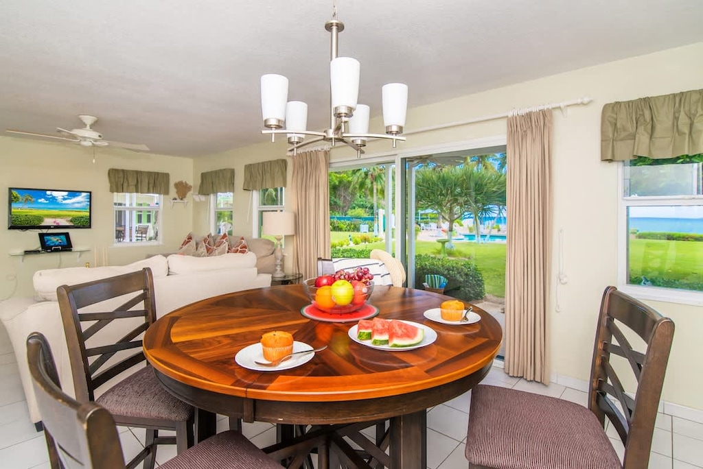 Cocoplum #5 - Dining Area