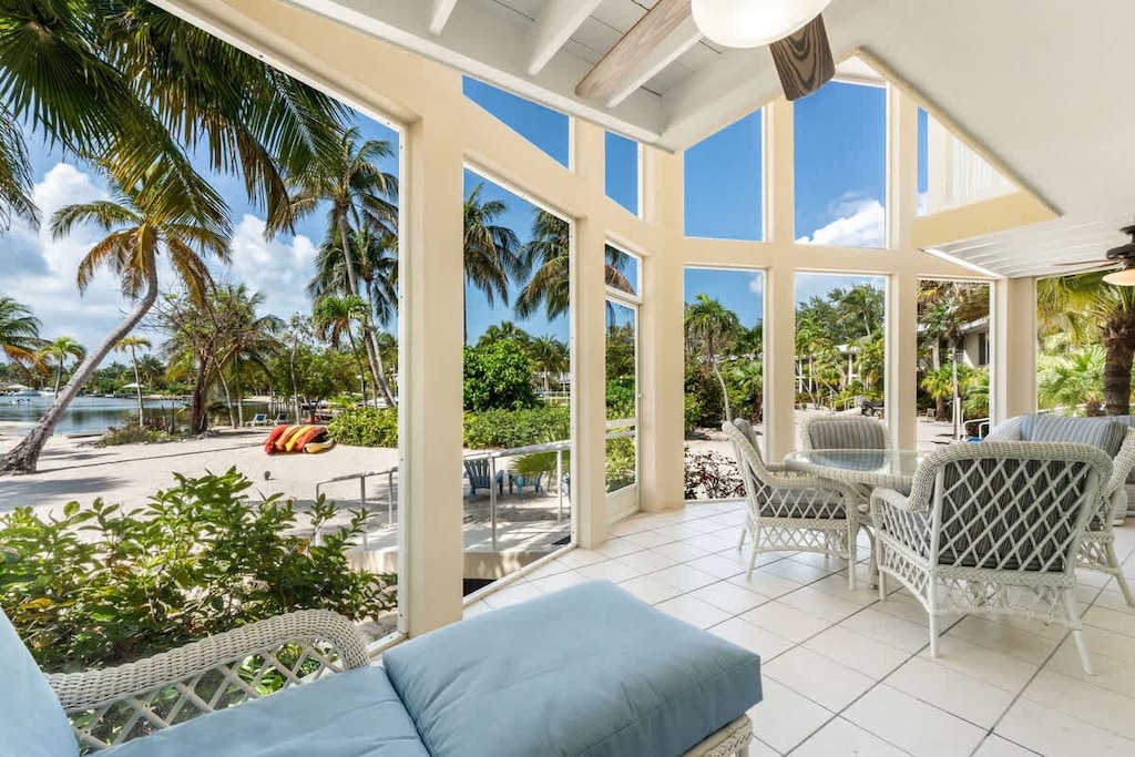 Island House #12 - Outdoor Patio