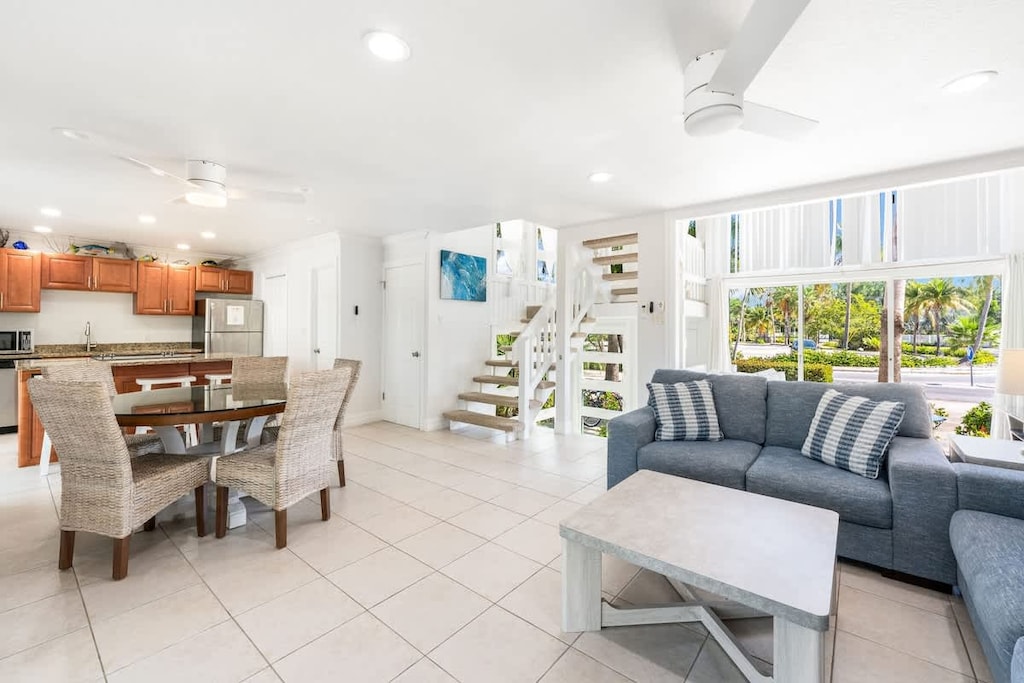 Island House #12 - Living Area