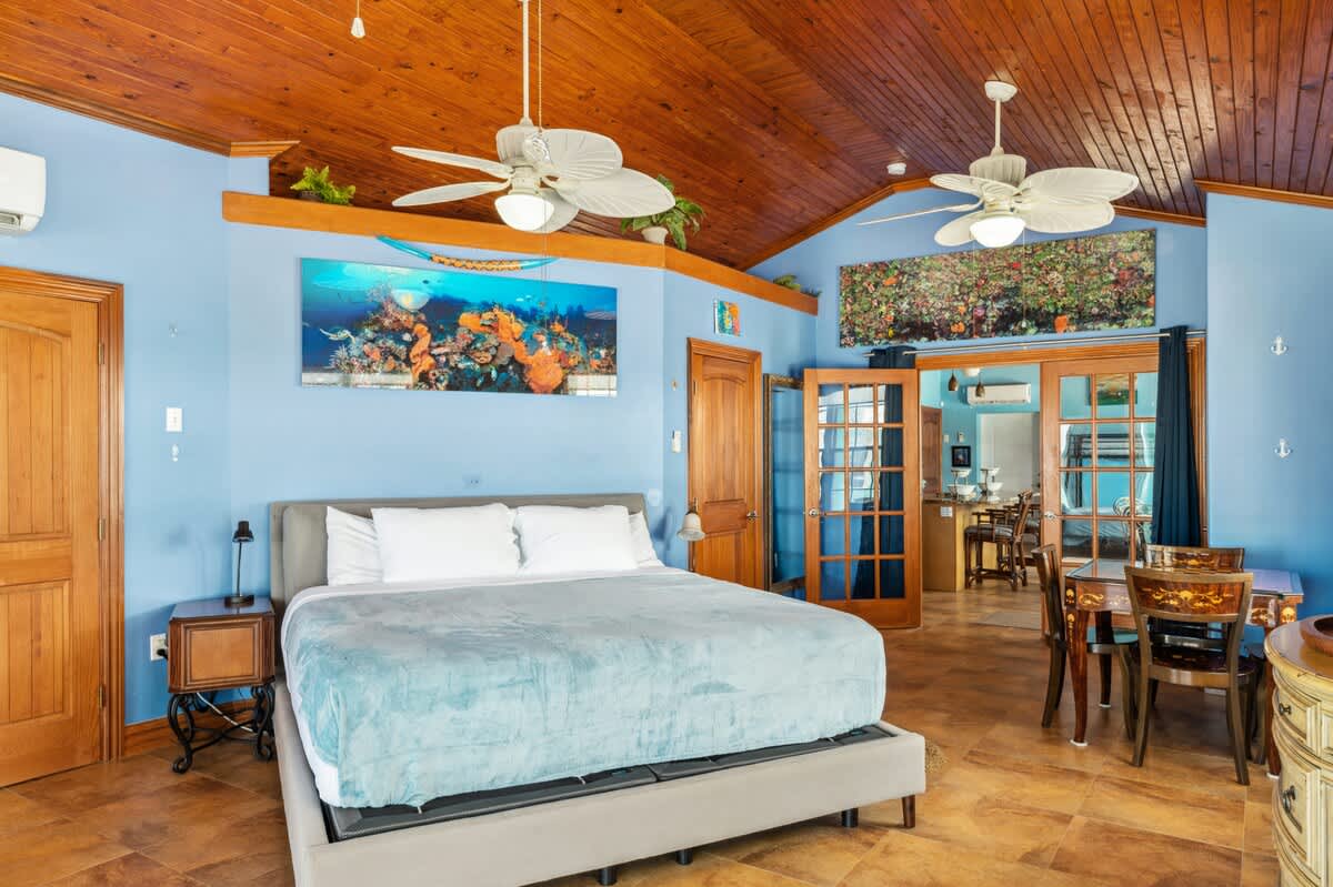 Blue Vista Villa Beachside Cottage Master Bedroom