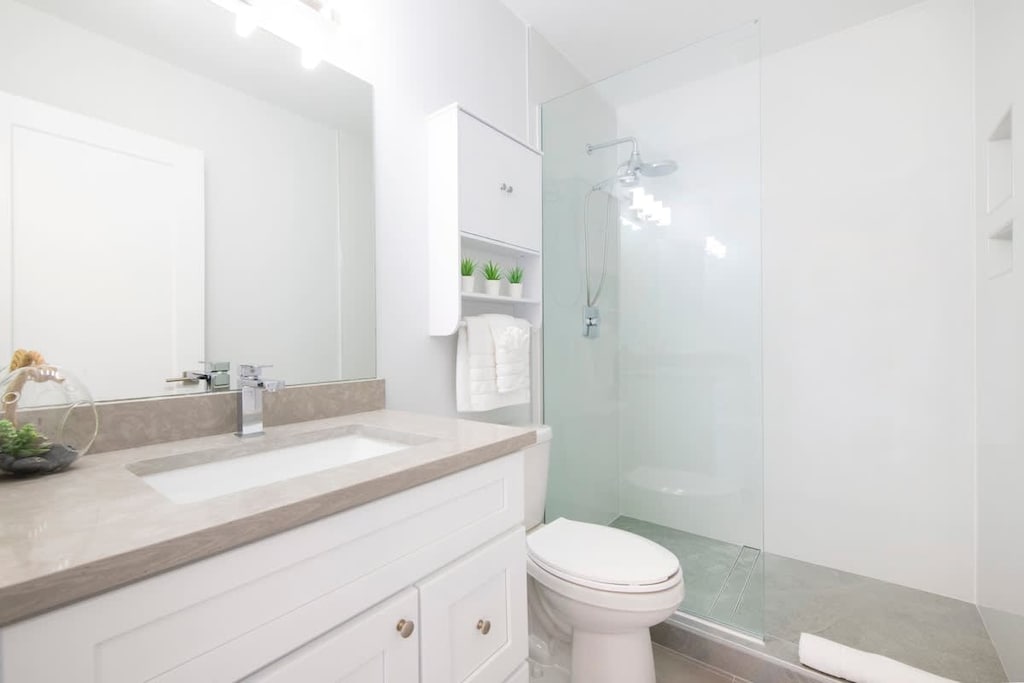 Summertime suites 54 full bathroom