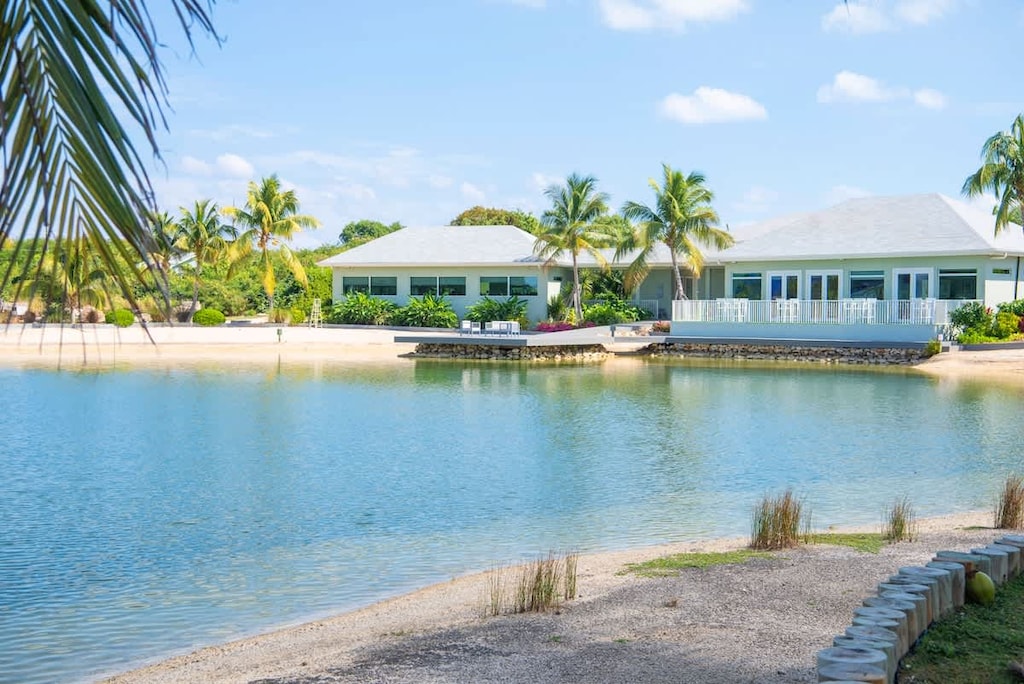 Summertime Suites lake 