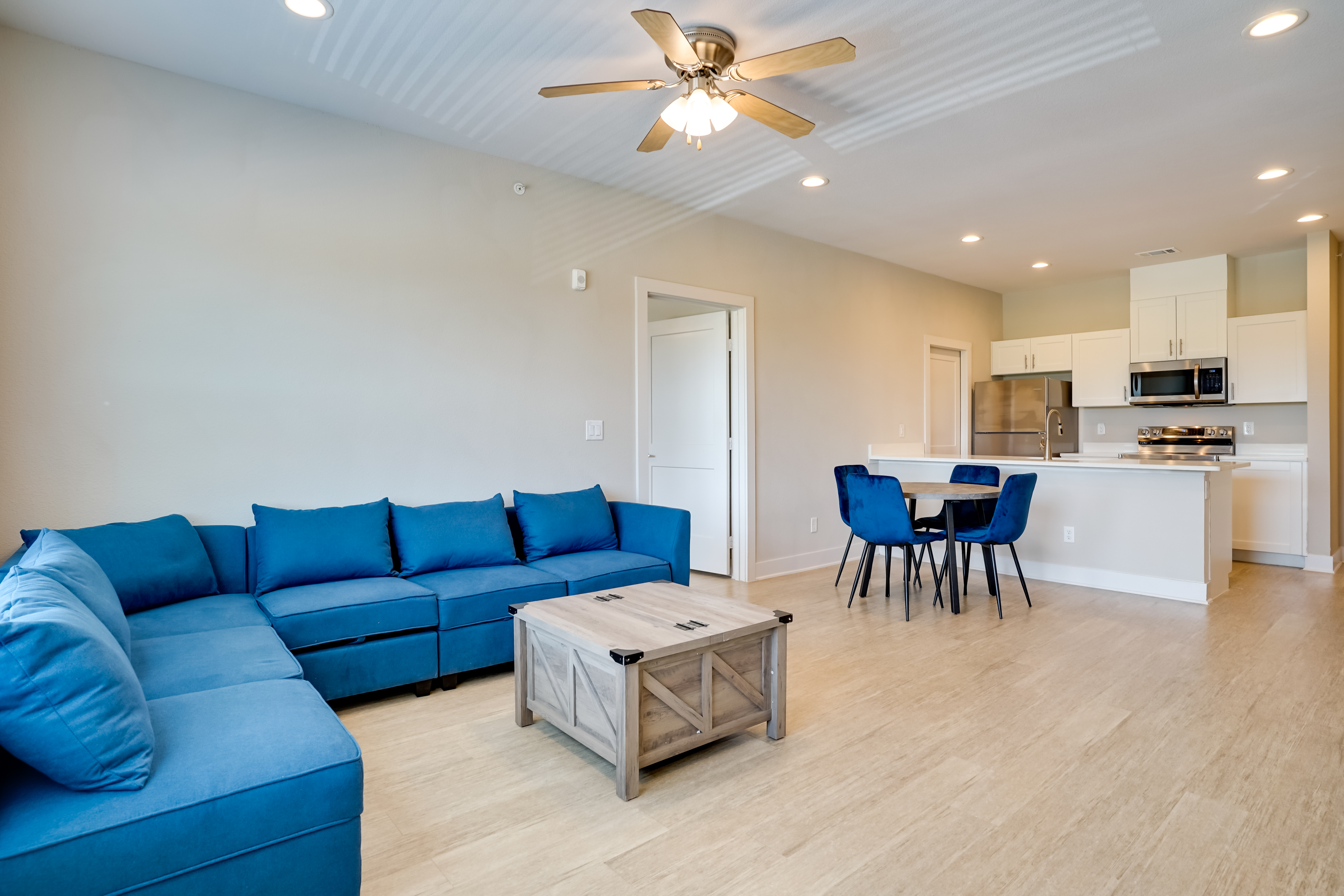 Commute to Fort Worth: Newly Built Apt w/ Pool