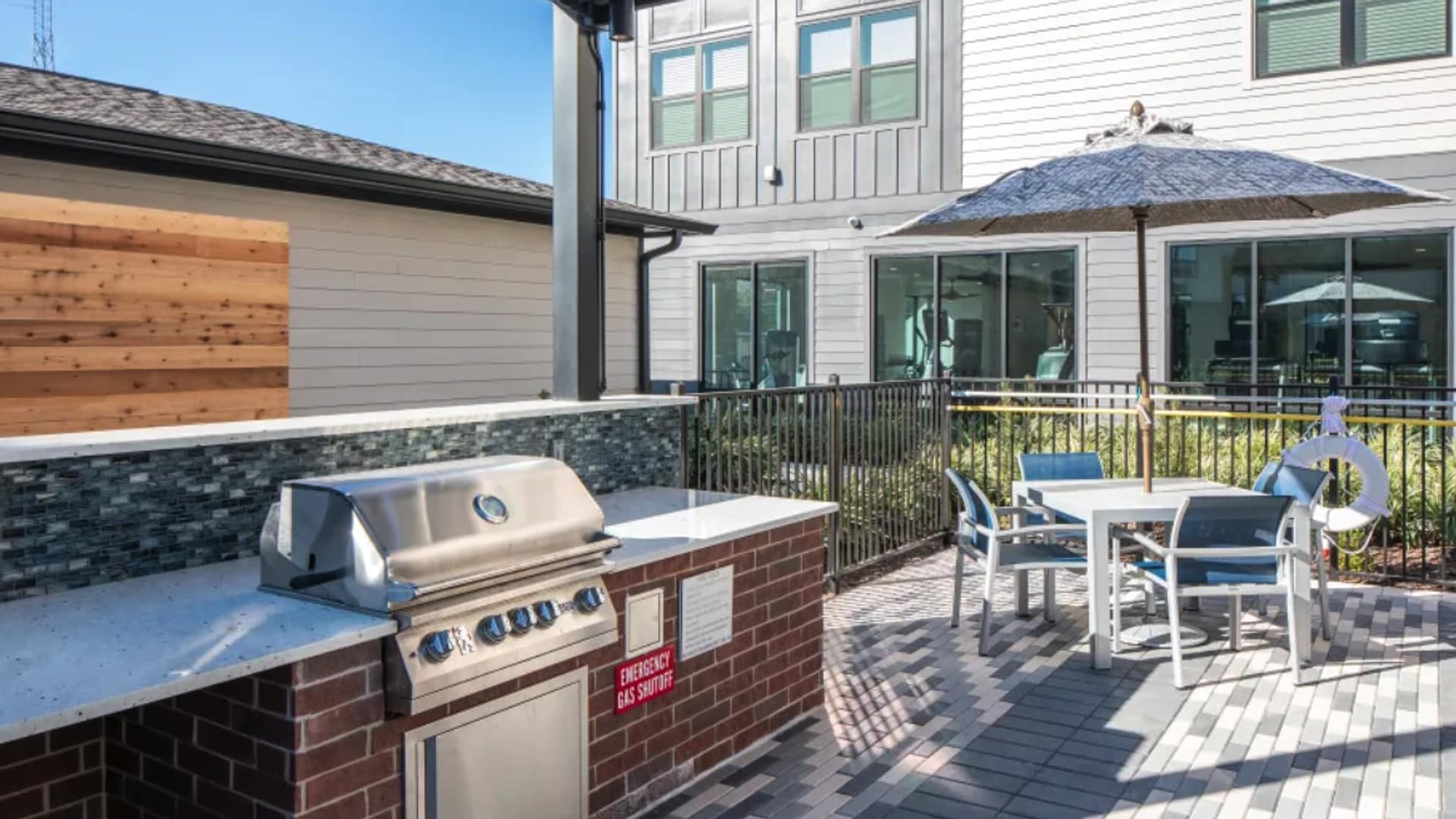 Spectacular 1BD, Pool, Courtyard