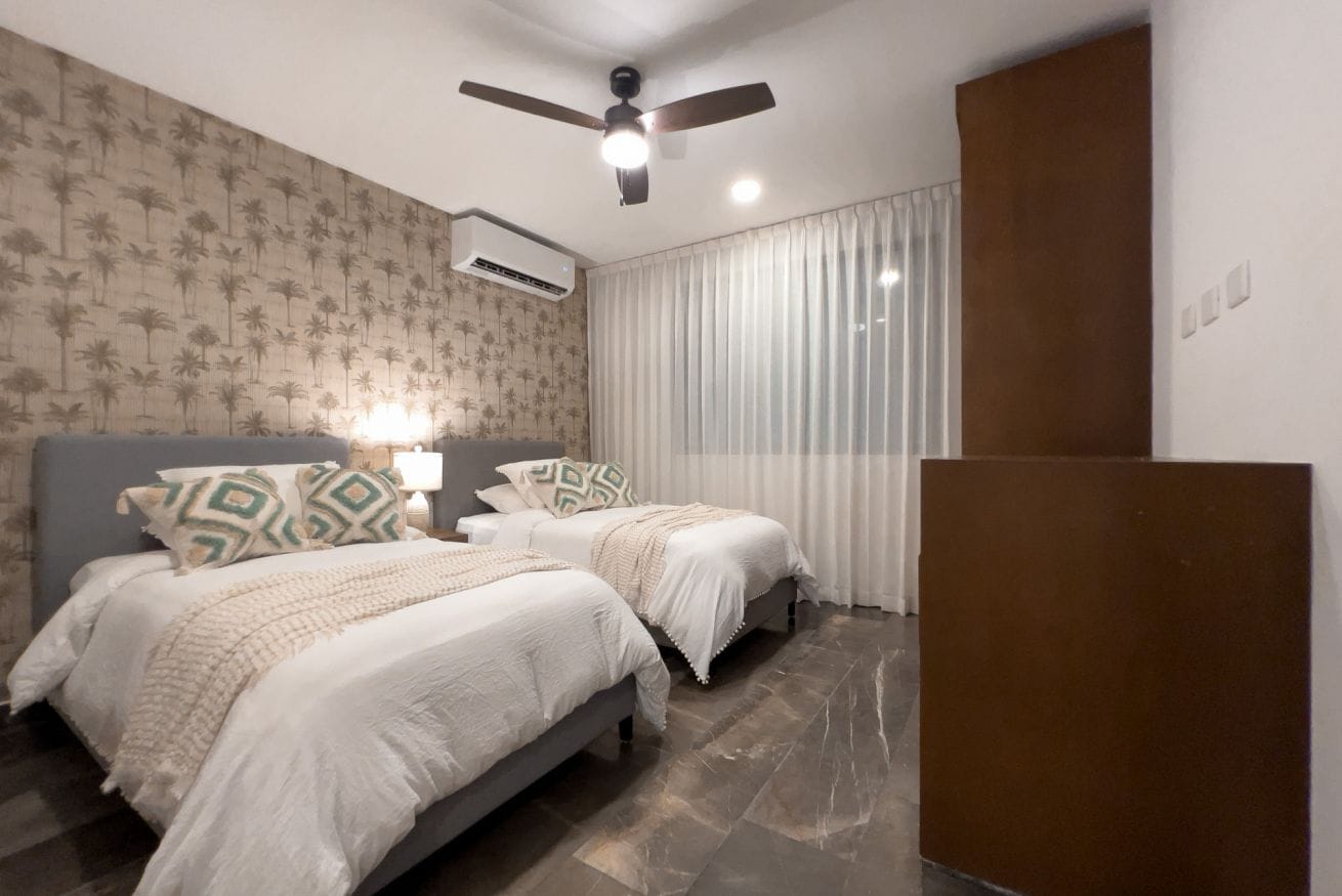 Elegant 2BR Retreat with Pools, Sauna & Concierge – Paramar Black